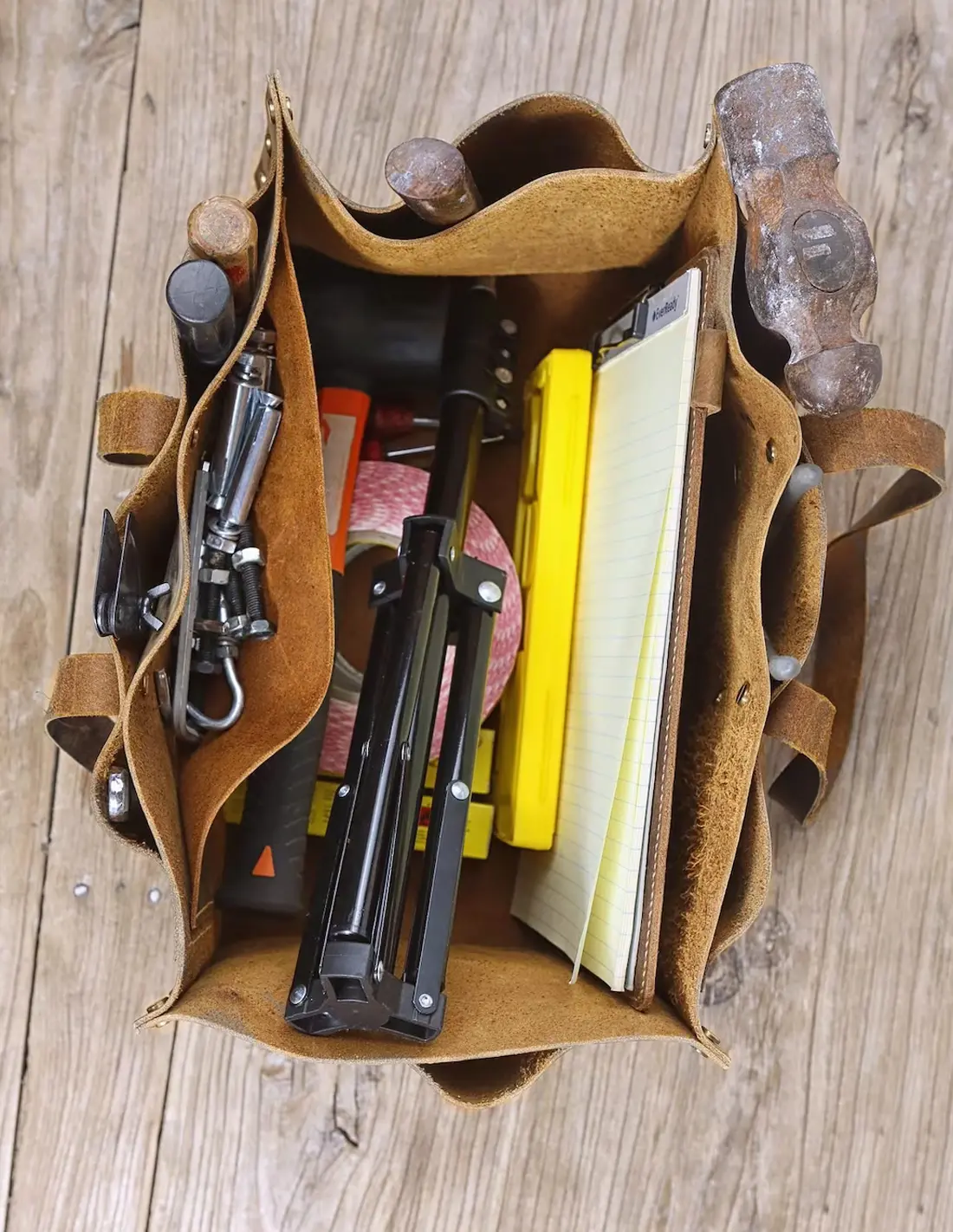 https://voleather.com/wp-content/uploads/2023/08/Custom-Vintage-Leather-Tool-Bag-Box-3.webp